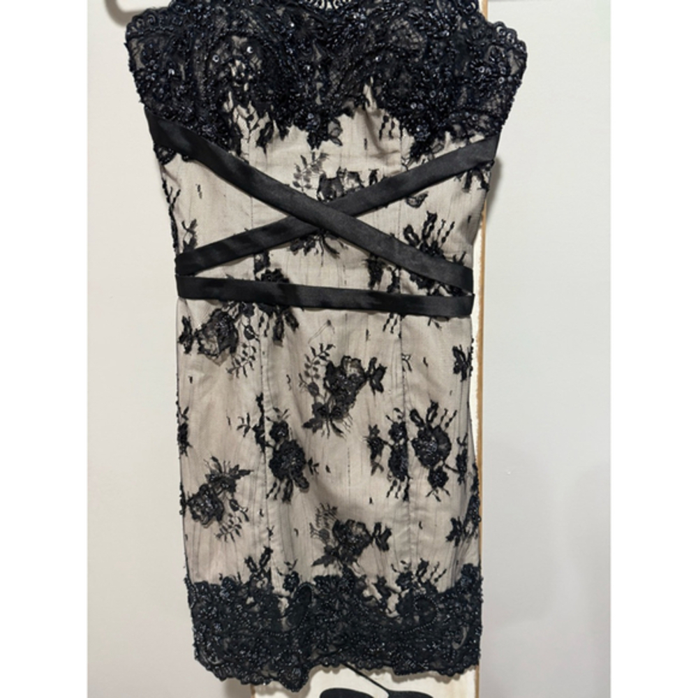La Femme Lace Cocktail Dress 0
